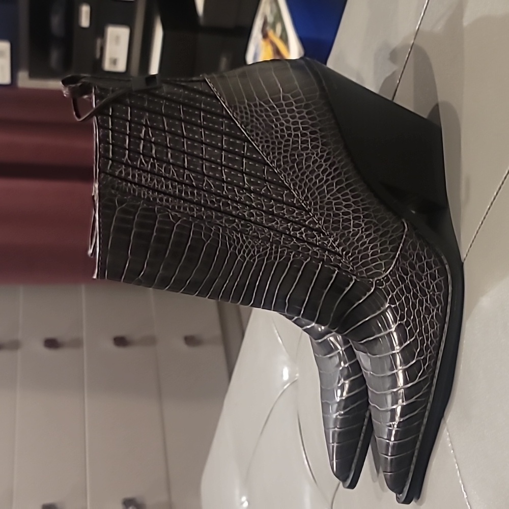 Zara Boot - Picture 2 of 5